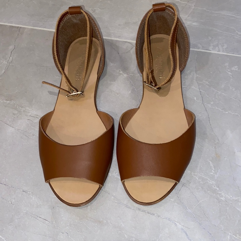 brown sandals size: 7 1/2